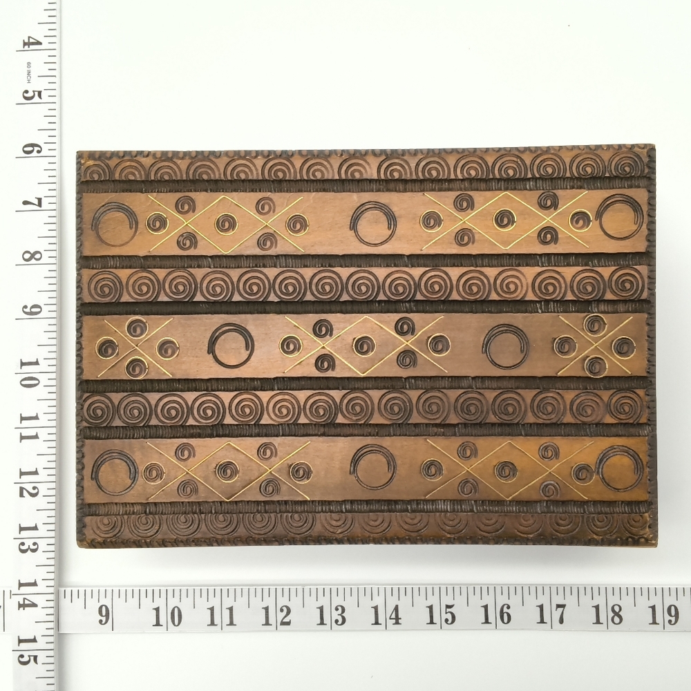 Vintage Polish Folk Art Hand-Carved Linden Wood Trinket Box - Picture 2 of 12